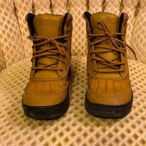 Nike Woodside 2 ACG High Wheat Waterproof Winter Boot Boys Sz 5Y